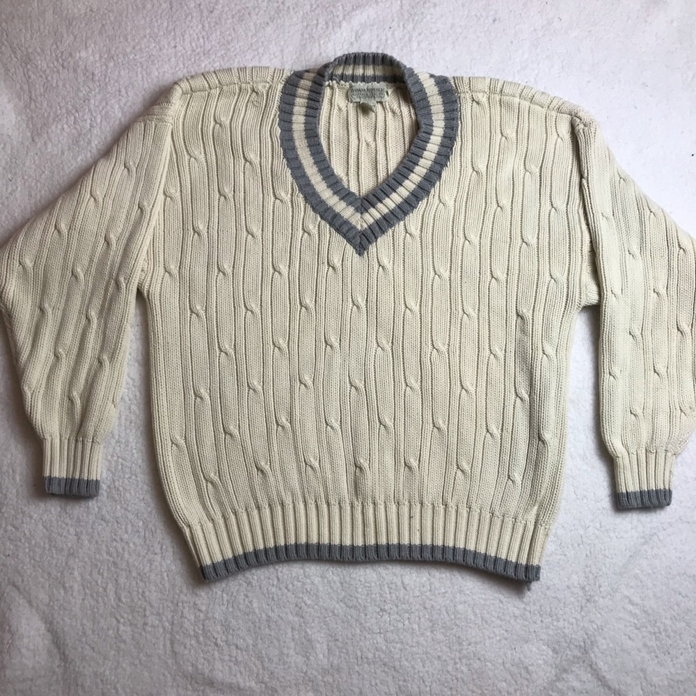 Banana Republic cream V-Neck sweater size XL